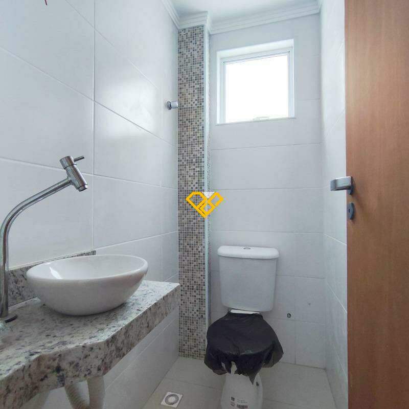 Sobreposta Alta à venda no Aparecida: Lavabo