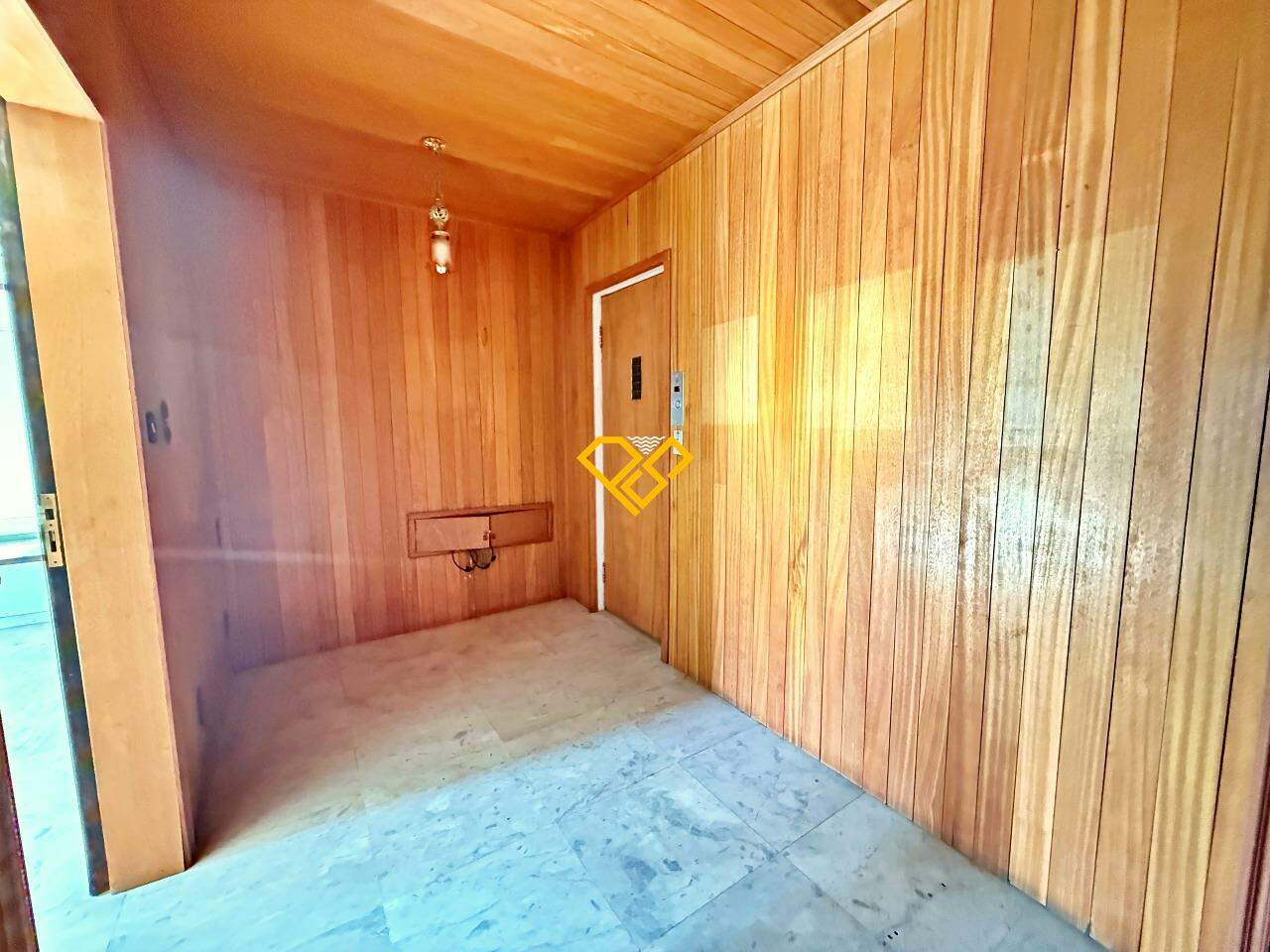 Apartamento à venda no Boqueirão: Elevador privativo