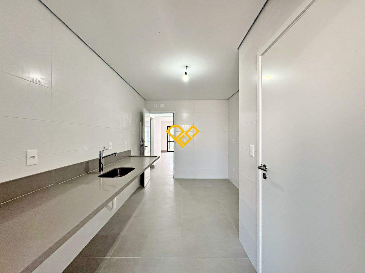 Apartamento à venda no Aparecida: Cozinha