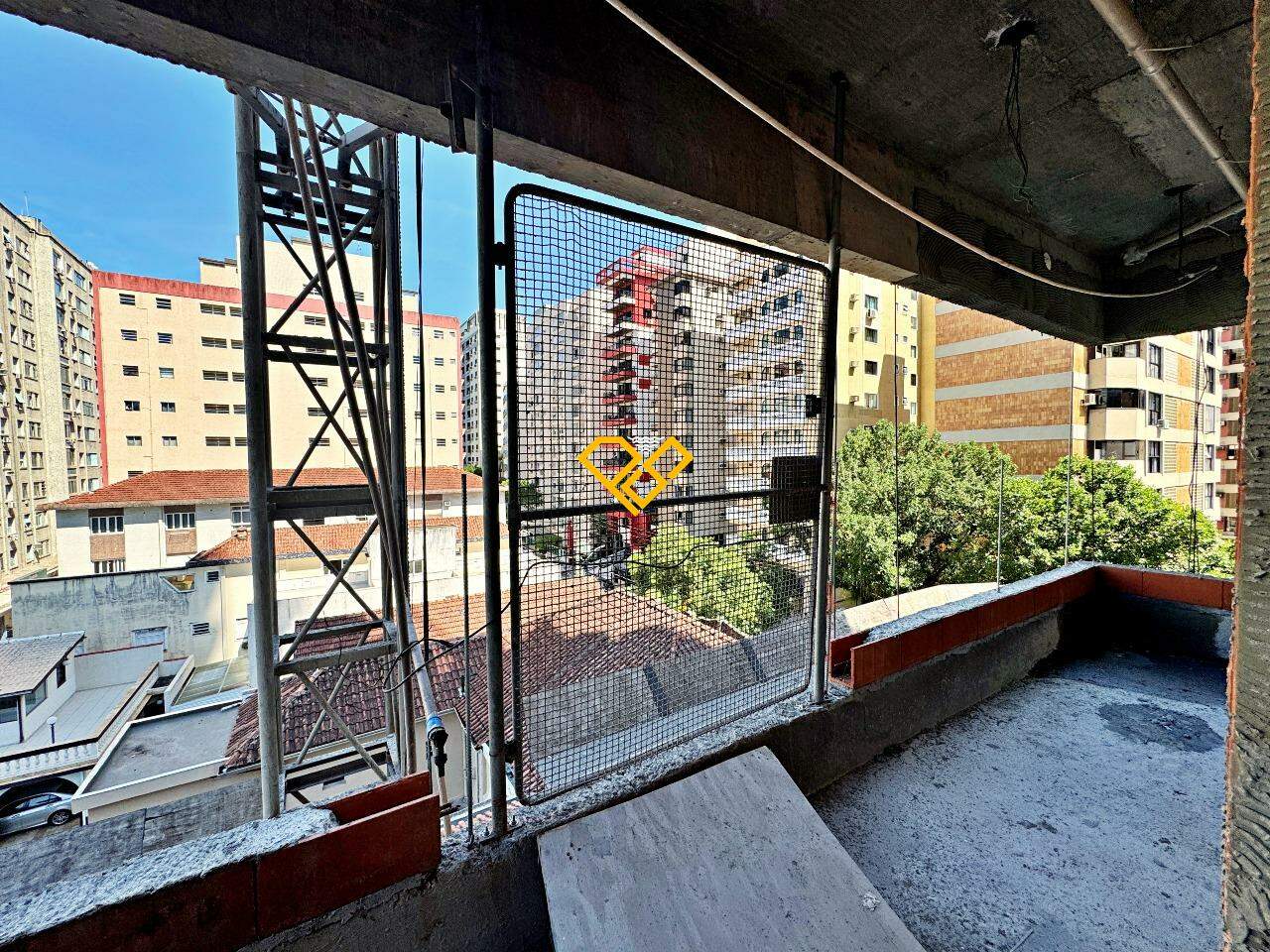 Apartamento à venda no Aparecida: Varanda da suíte 2