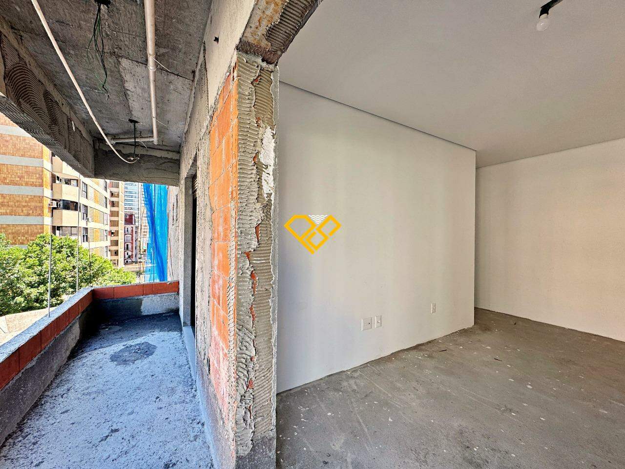 Apartamento à venda no Aparecida: Varanda da suíte 2