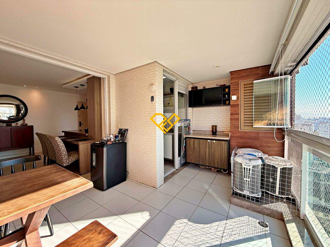 Apartamento à venda no Ponta da Praia: Varanda