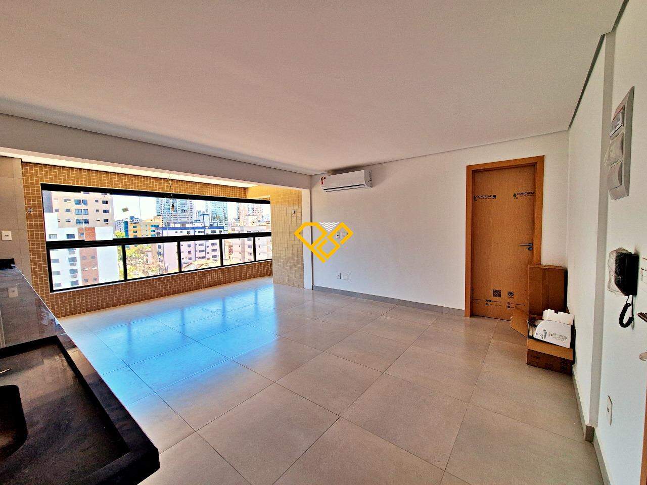 Apartamento à venda no Ponta da Praia: 