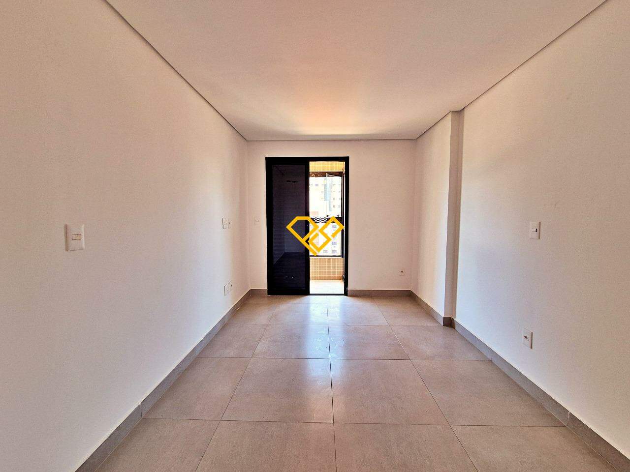 Apartamento à venda no Ponta da Praia: 
