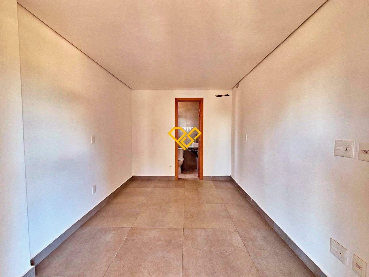 Apartamento à venda no Ponta da Praia: 