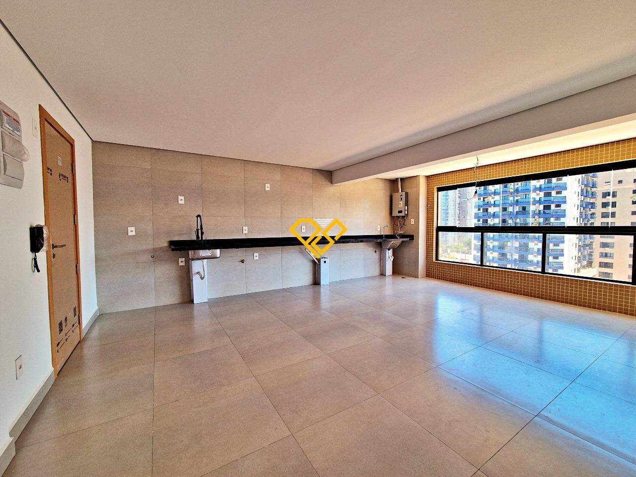 Apartamento à venda no Ponta da Praia: 
