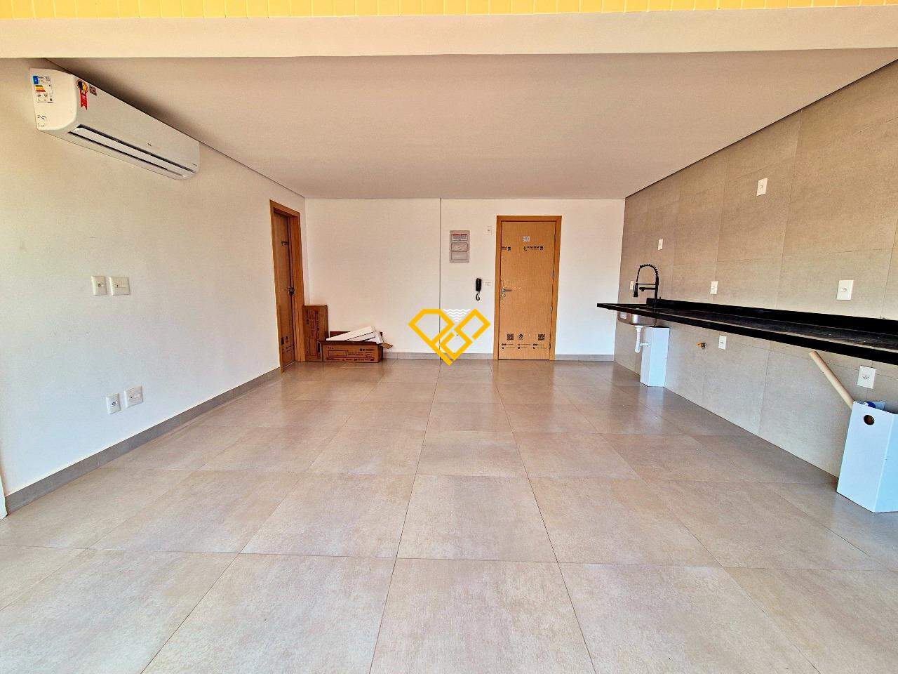 Apartamento à venda no Ponta da Praia: 