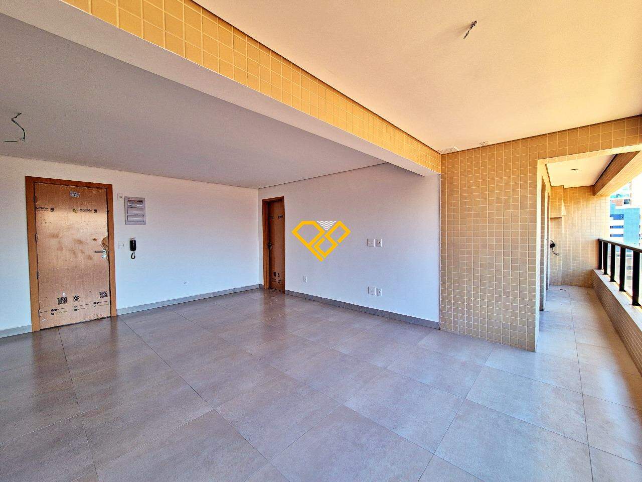 Apartamento à venda no Ponta da Praia: 