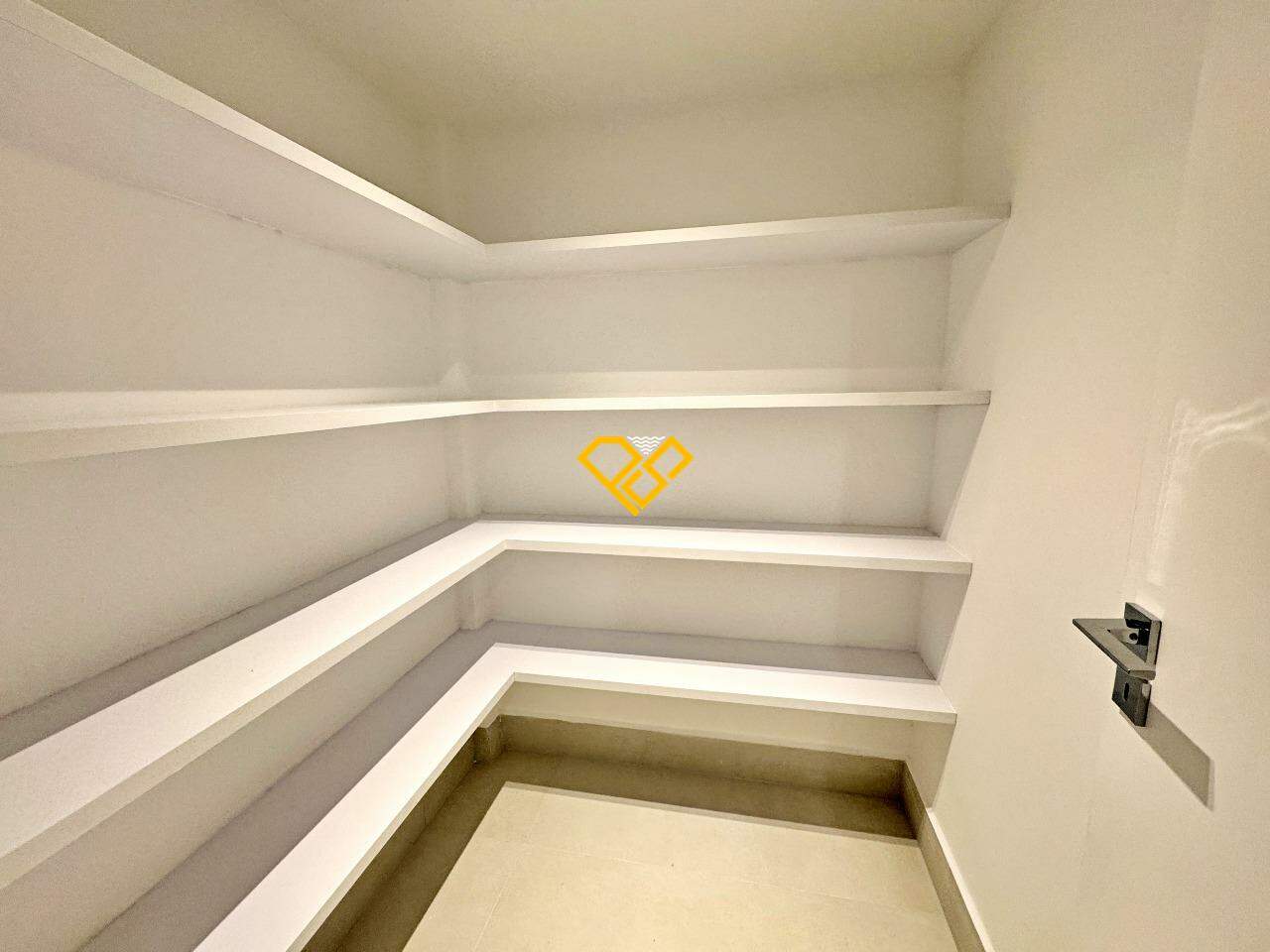 Apartamento à venda no Boqueirão: Despensa