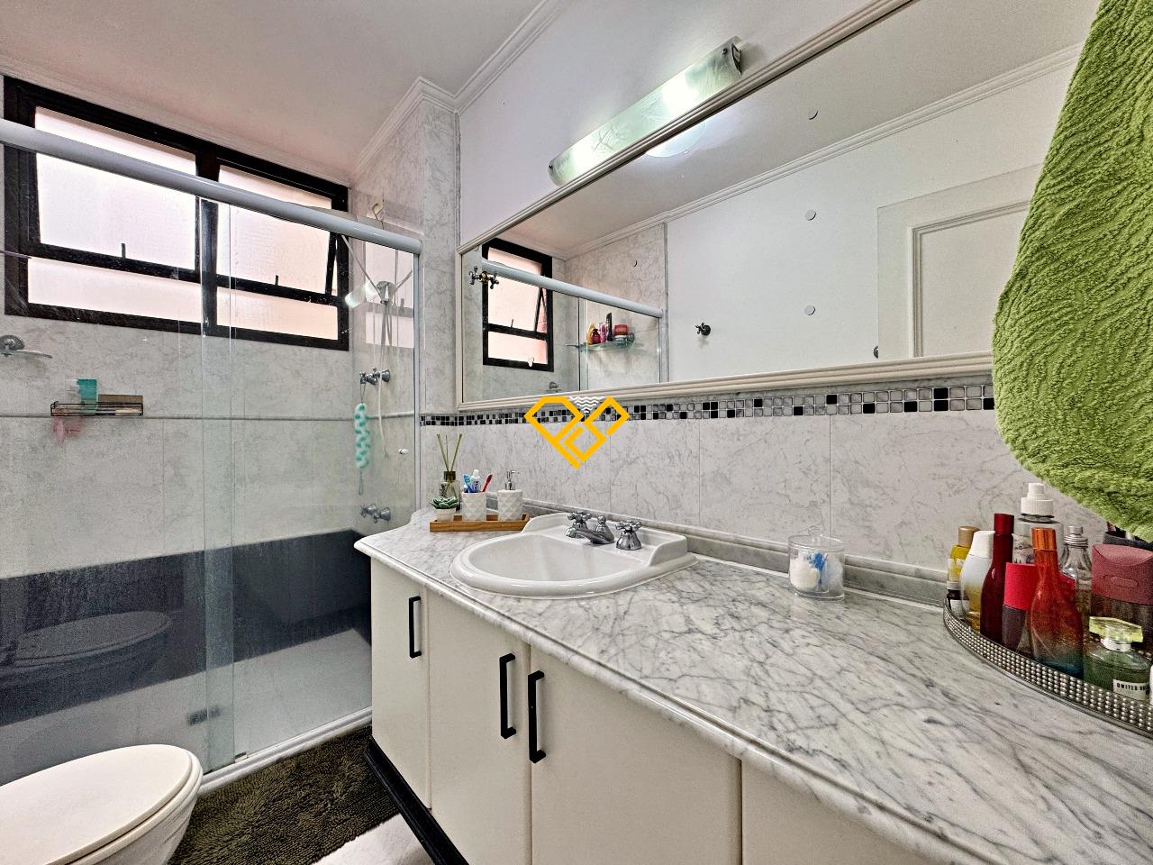 Apartamento à venda no Embaré: Wc da suíte