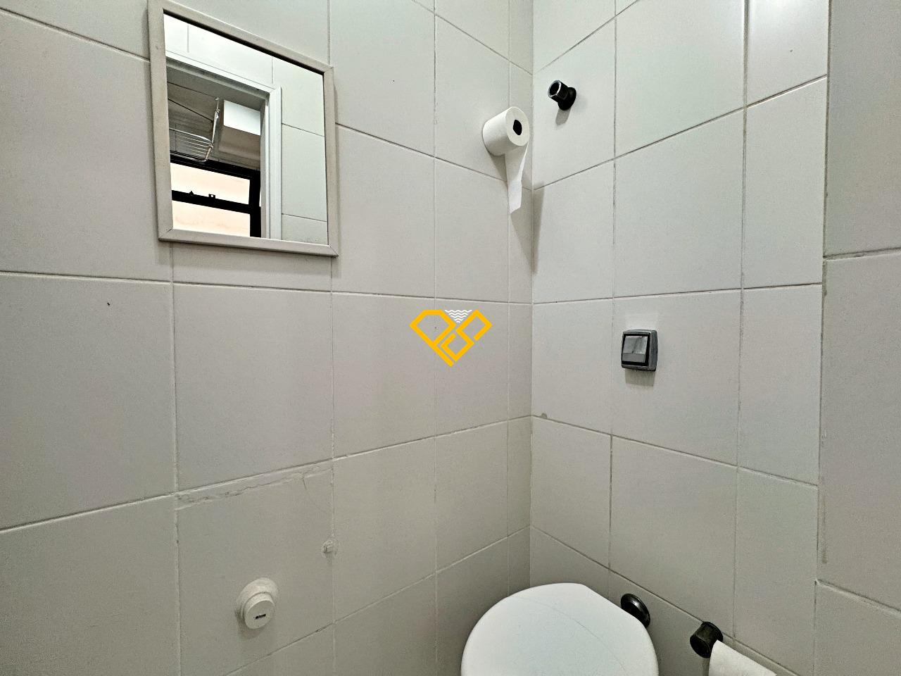 Apartamento à venda no Embaré: Wc de serviço