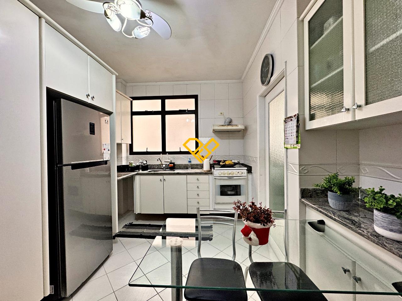 Apartamento à venda no Embaré: Cozinha