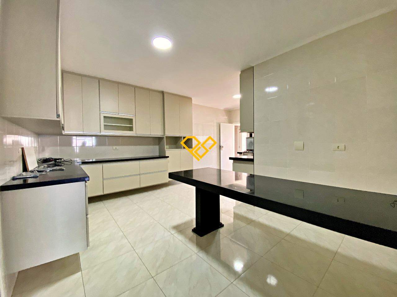 Apartamento para aluguel no Ponta da Praia: Cozinha