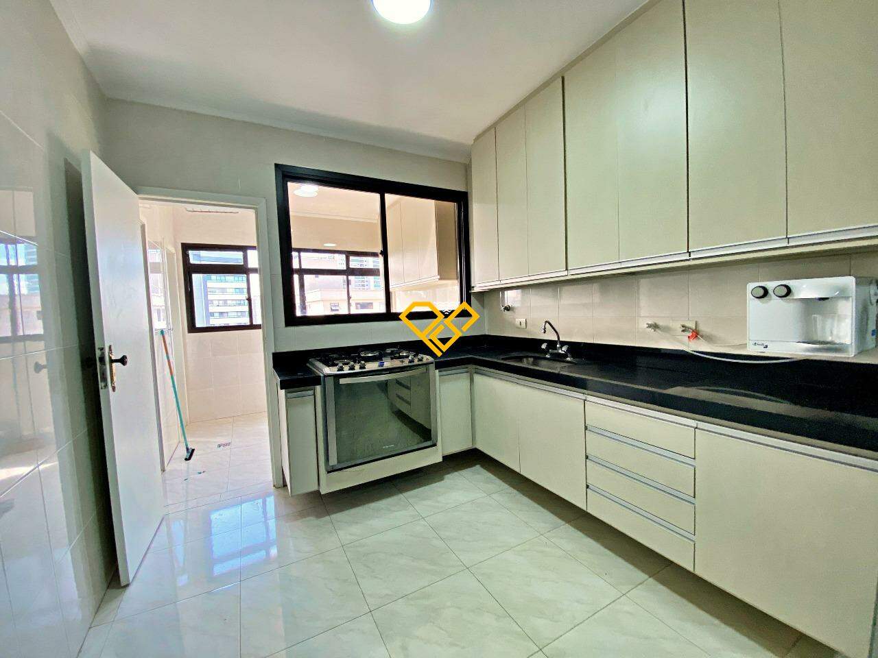 Apartamento para aluguel no Ponta da Praia: Cozinha