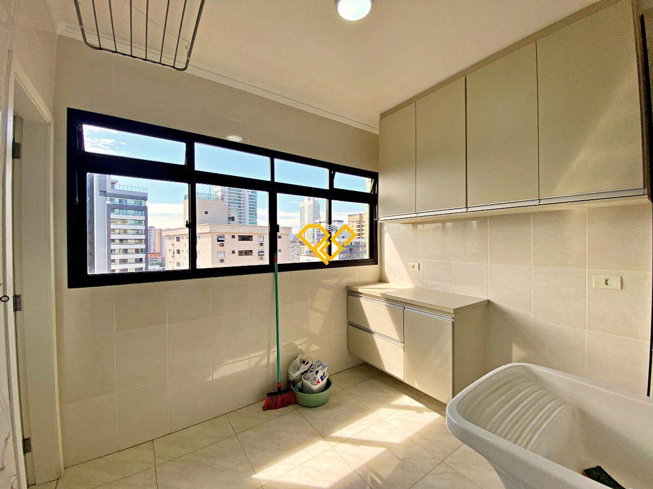 Apartamento para aluguel no Ponta da Praia: Área de serviço