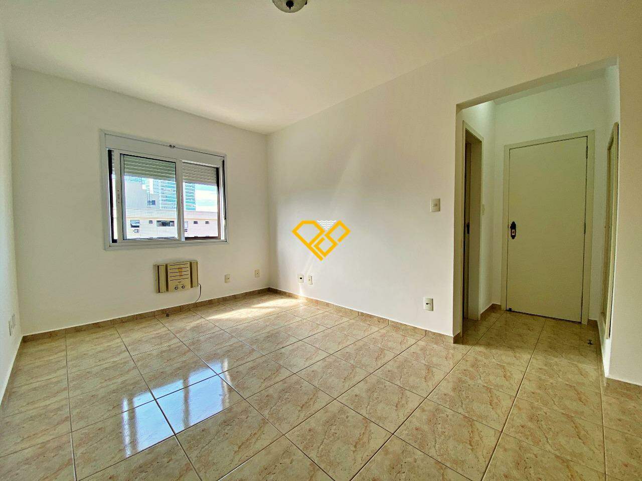 Apartamento para aluguel no Ponta da Praia: Dormitório 1 - suíte