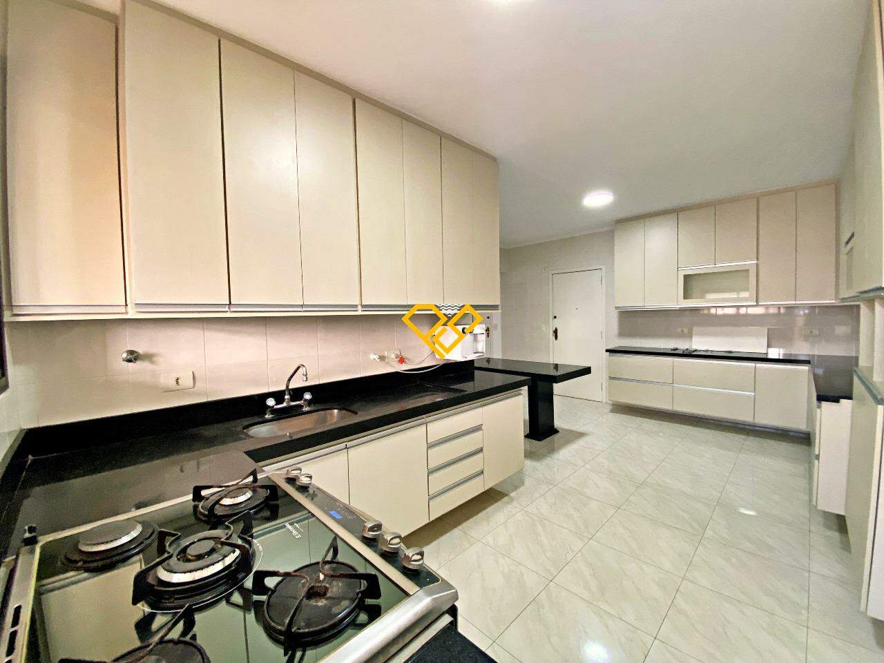 Apartamento para aluguel no Ponta da Praia: Cozinha