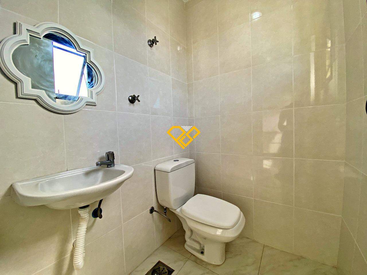 Apartamento para aluguel no Ponta da Praia: Wc de serviço