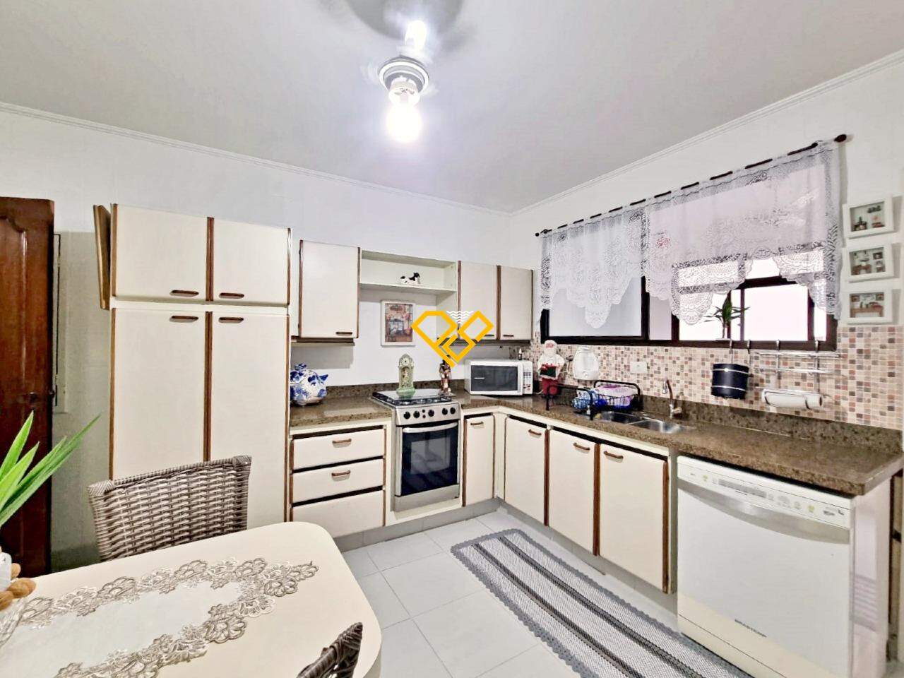 Apartamento à venda no Gonzaga: Cozinha