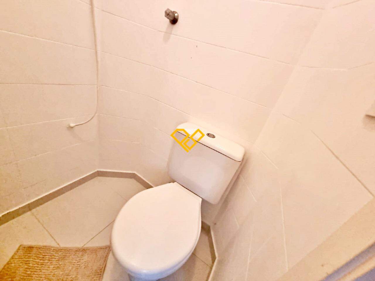 Apartamento à venda no Gonzaga: Wc de serviço