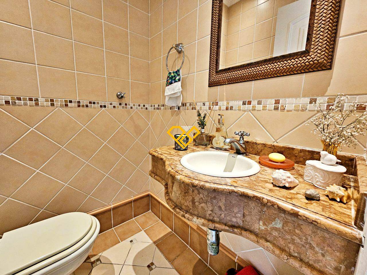 Cobertura à venda no Aparecida: Lavabo