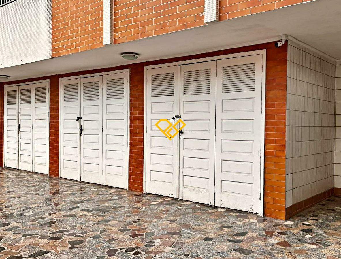 Apartamento à venda no Ponta da Praia: Garagem
