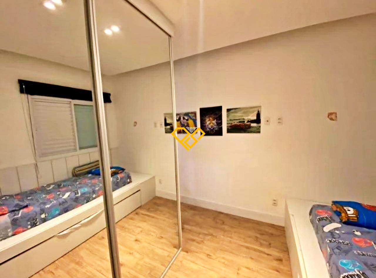Apartamento à venda no Ponta da Praia: Suíte 2