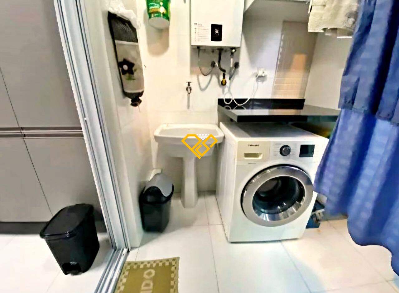 Apartamento à venda no Ponta da Praia: Área de serviço