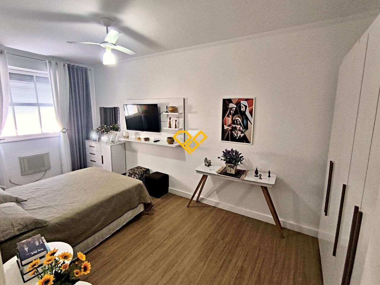 Apartamento à venda no Embaré: