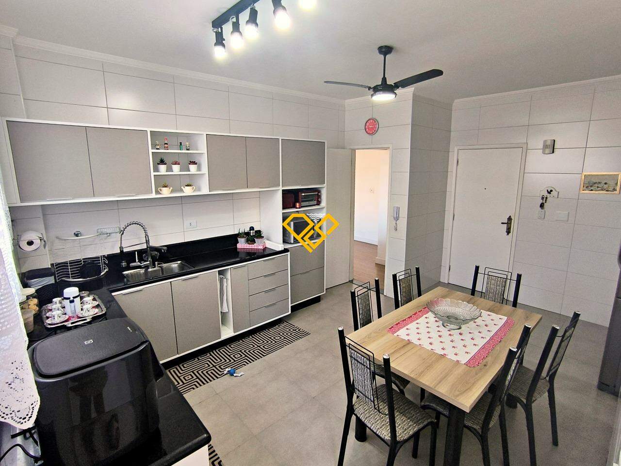 Apartamento à venda no Embaré: