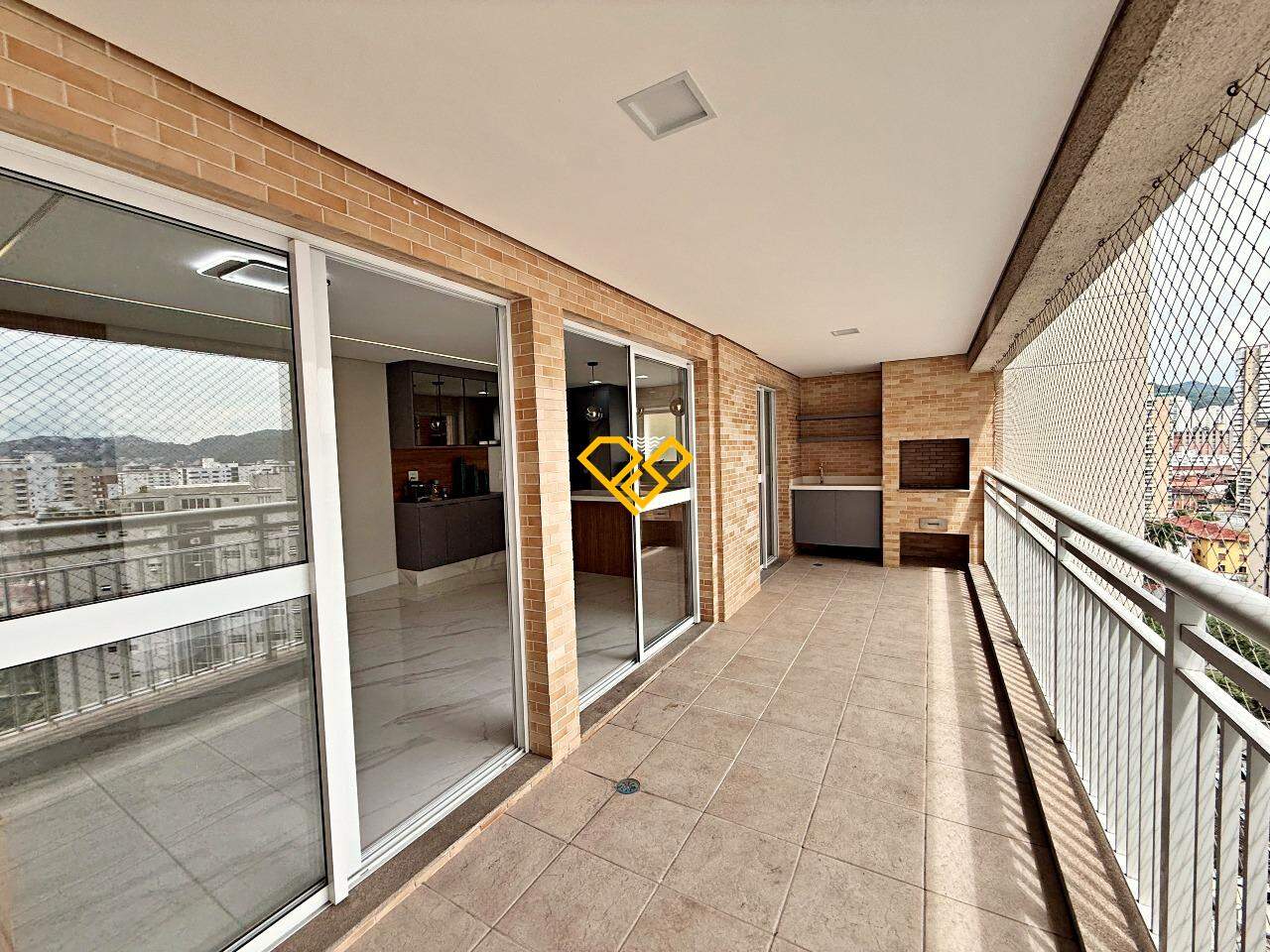 Apartamento à venda no Gonzaga: Varanda com churrasqueira