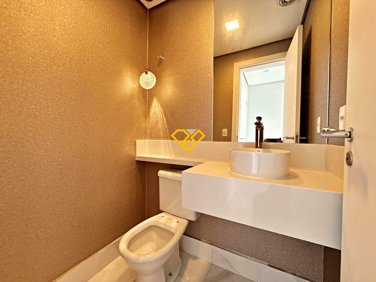 Apartamento à venda no Gonzaga: Lavabo