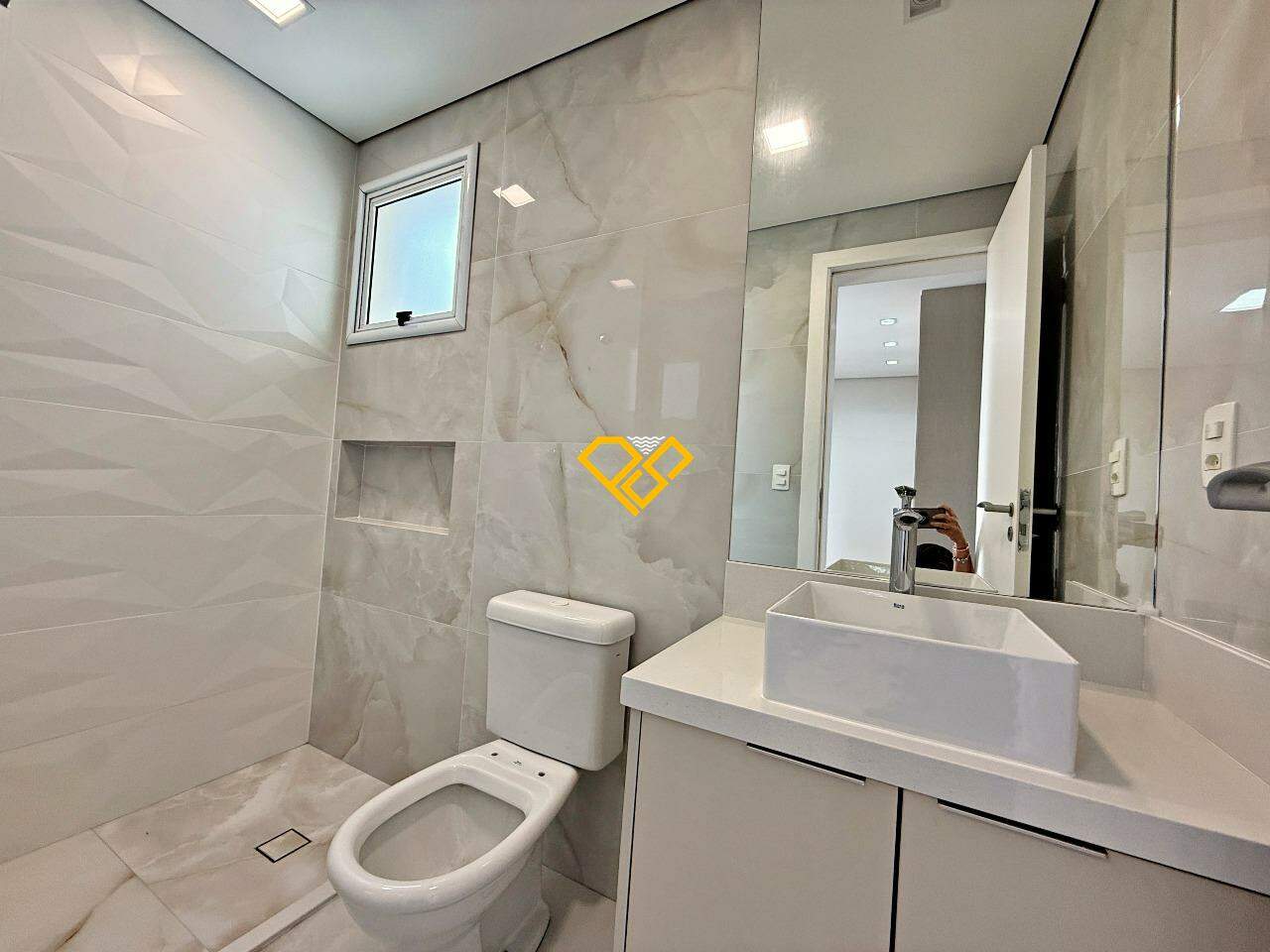 Apartamento à venda no Gonzaga: Wc social