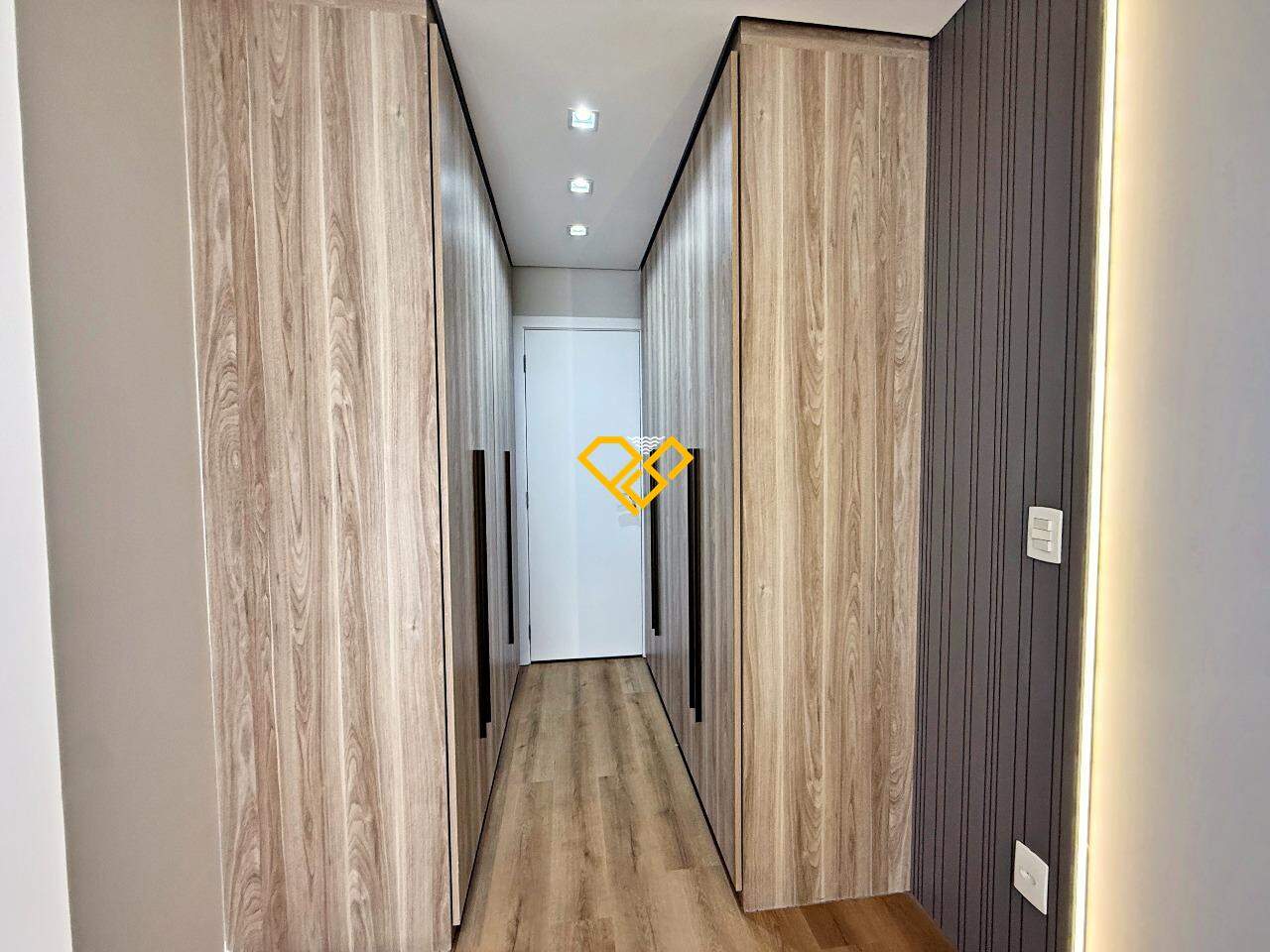 Apartamento à venda no Gonzaga: Dormitório 1 - suíte master - closet