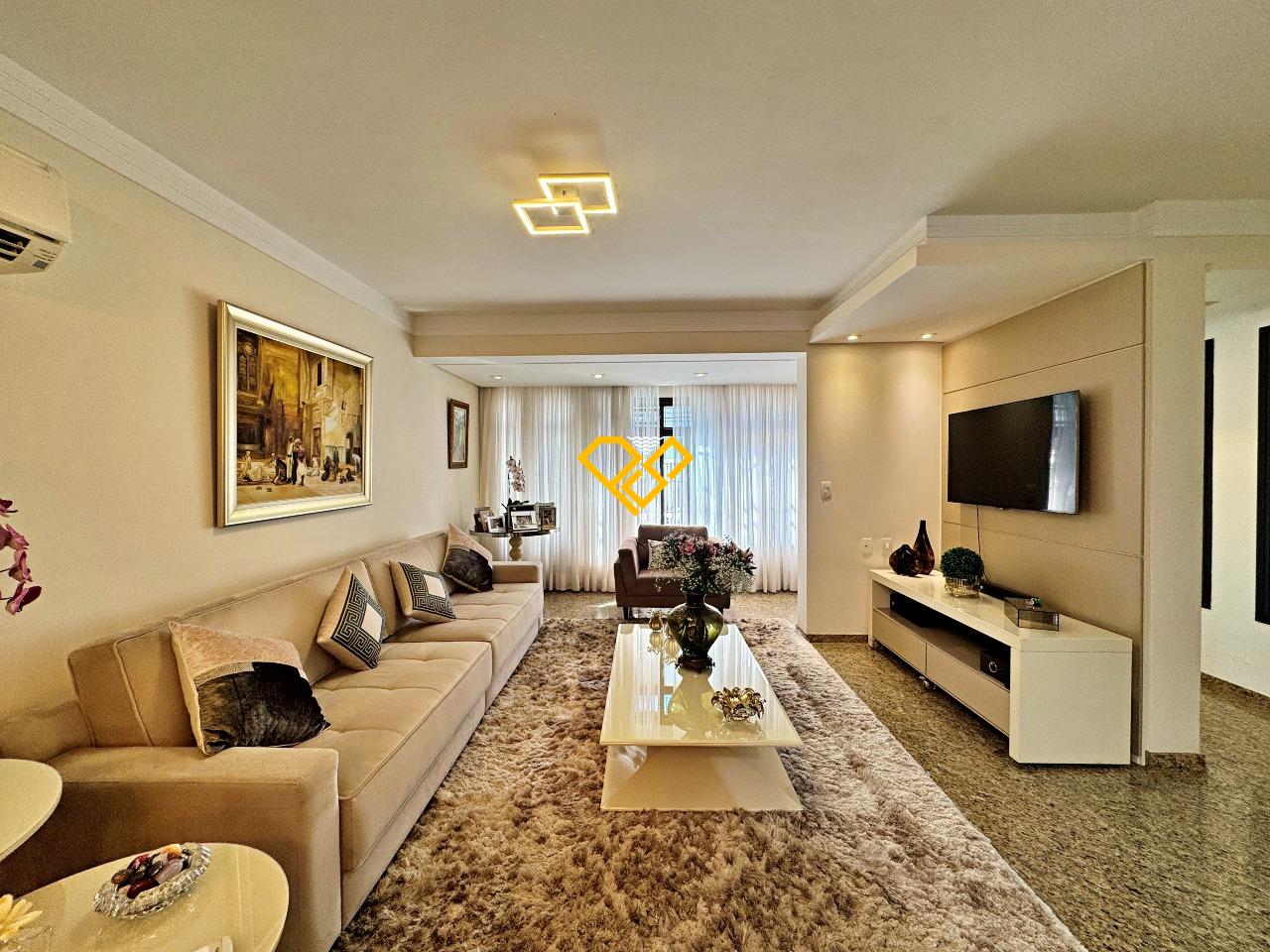 Sobrado à venda no Embaré: 