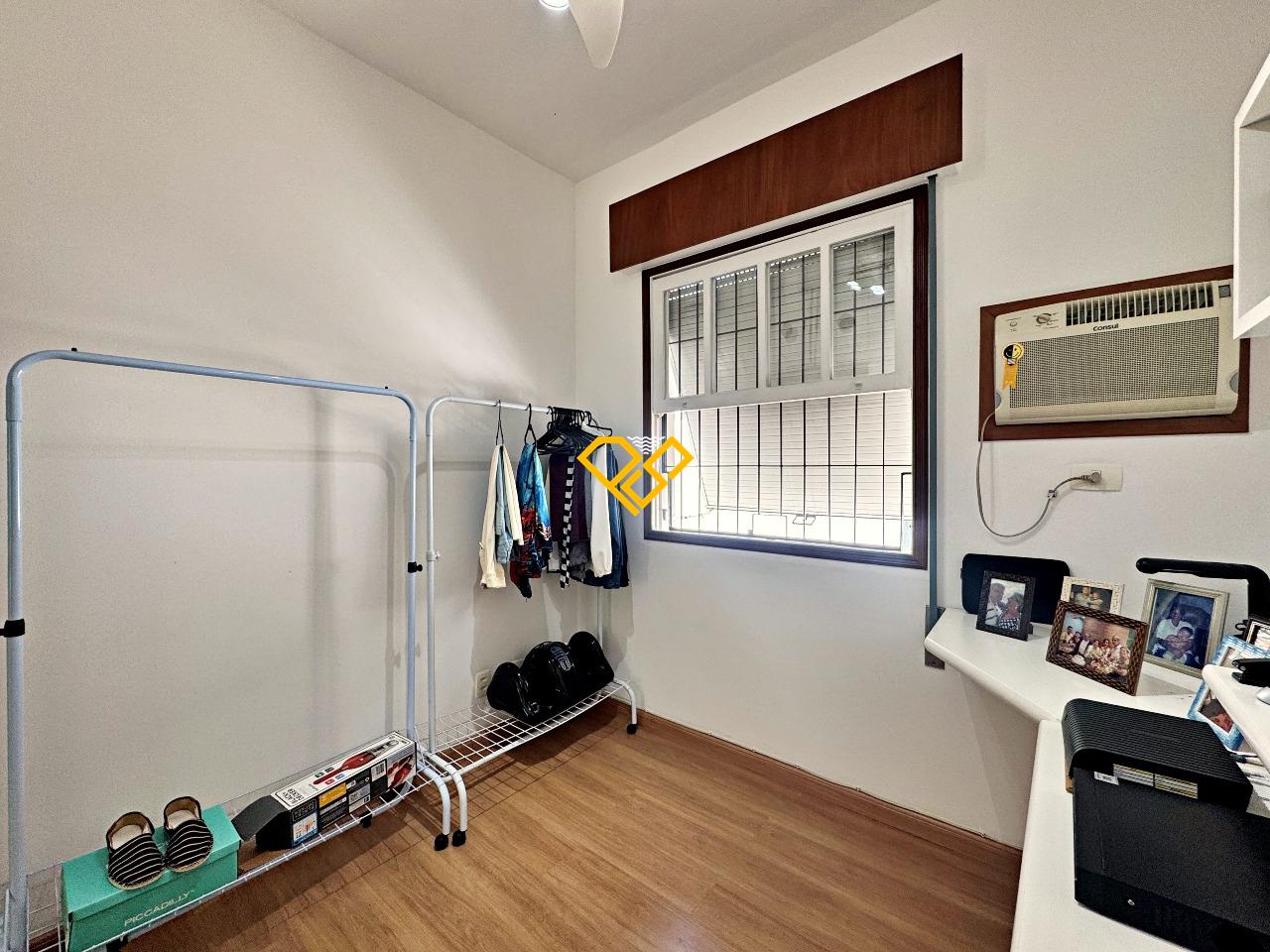 Sobrado à venda no Embaré: 