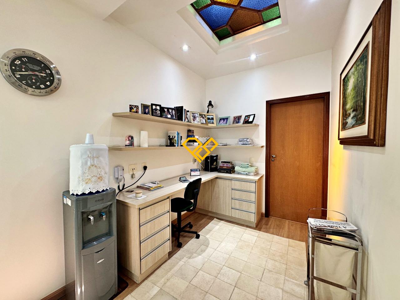 Sobrado à venda no Embaré: 