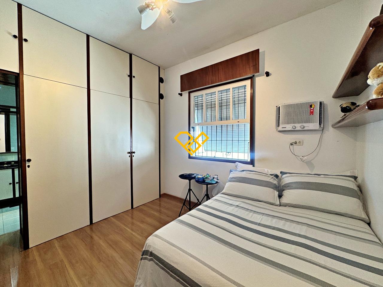 Sobrado à venda no Embaré: 