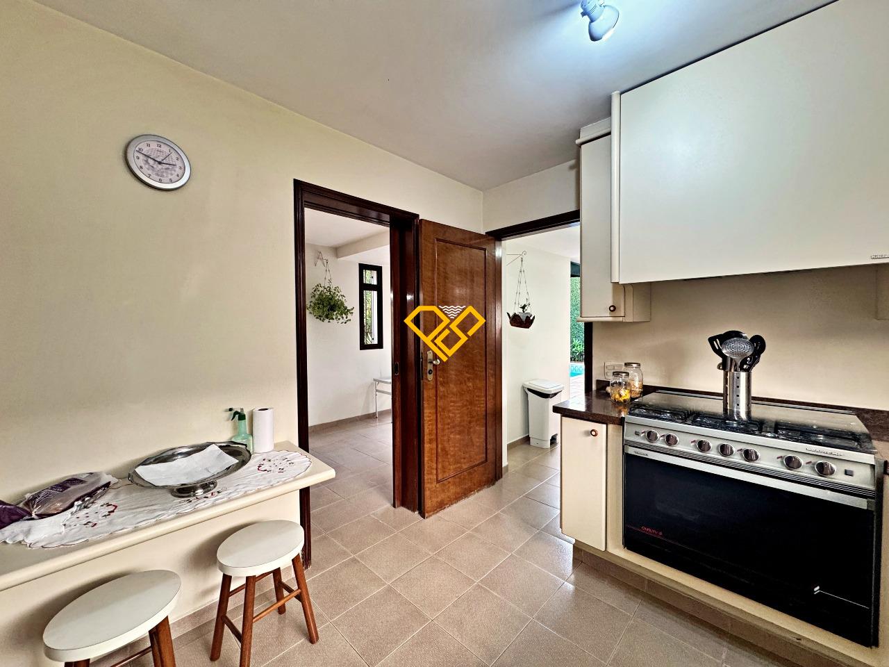 Sobrado à venda no Embaré: 