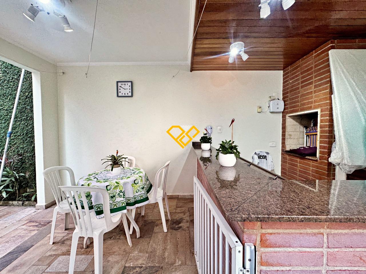 Sobrado à venda no Embaré: 