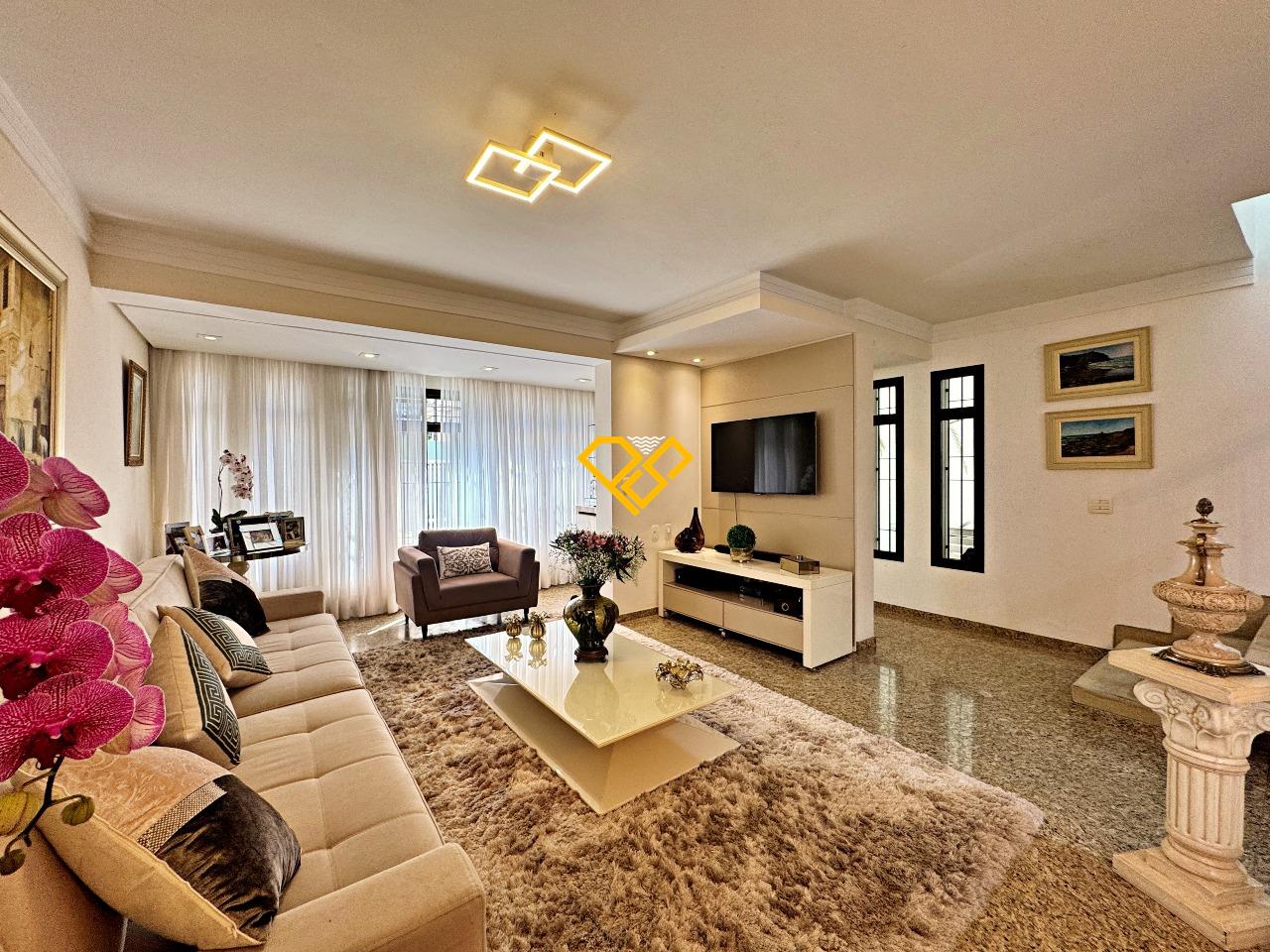 Sobrado à venda no Embaré: 