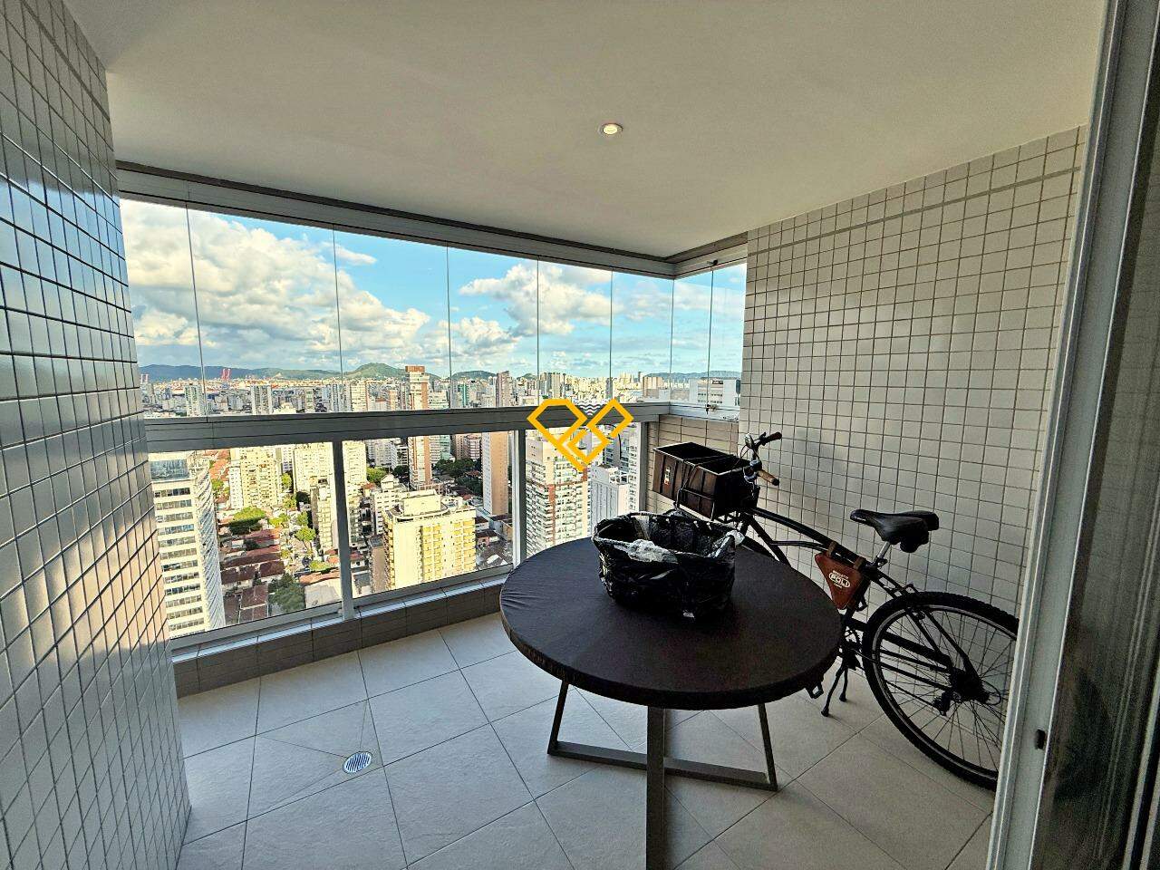 Apartamento à venda no Gonzaga: Varanda