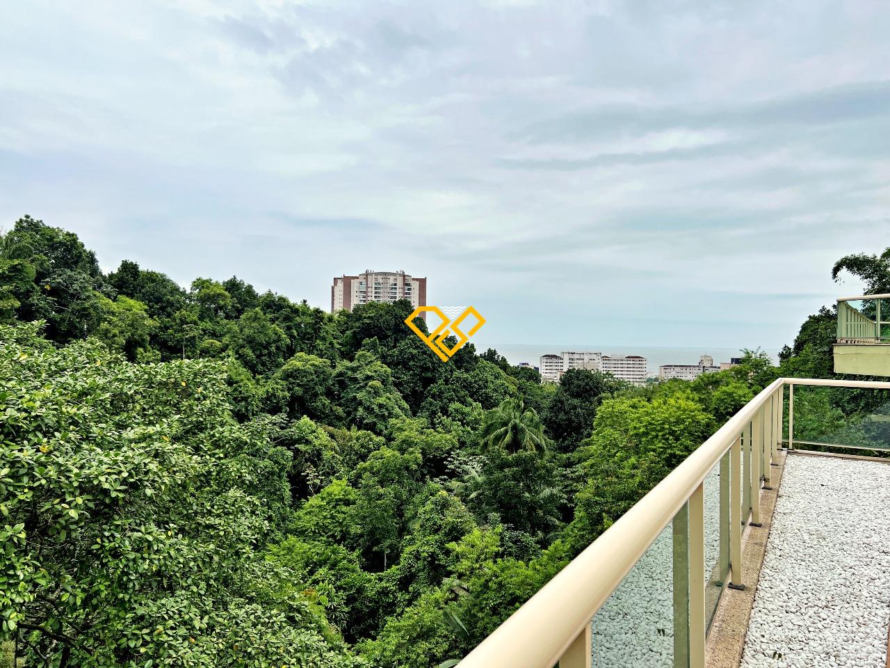 Casa à venda no Santa Terezinha: Vista da área da piscina 