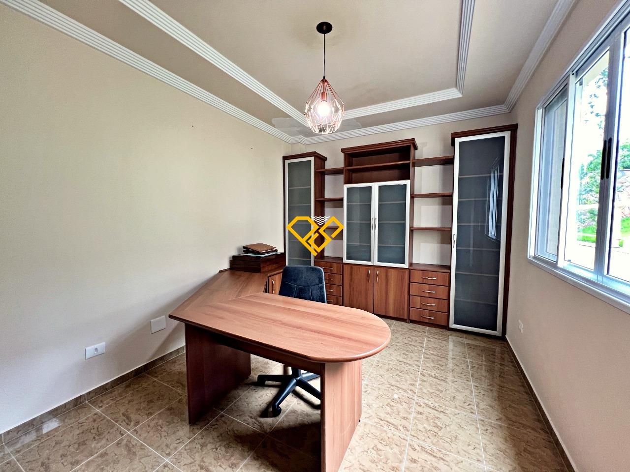 Casa à venda no Santa Terezinha: escritório 