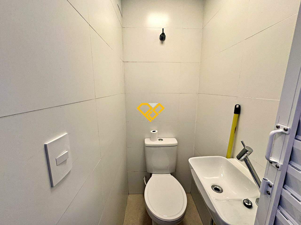 Apartamento à venda no Pompéia: Wc de serviço