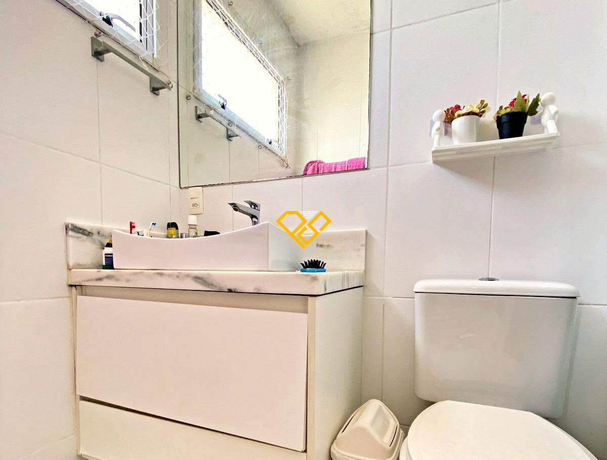 Apartamento à venda no Estuário: Wc social