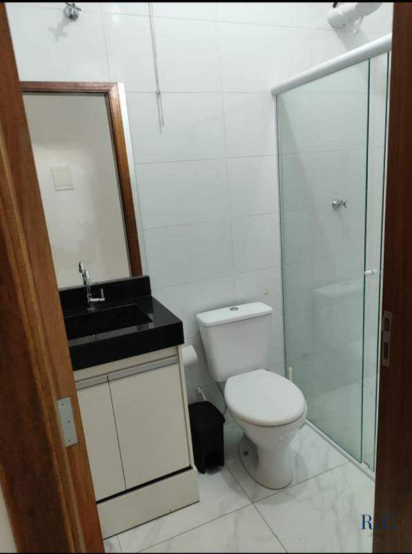 Casa à venda no Prolongamento Jardim Ângela Rosa: 