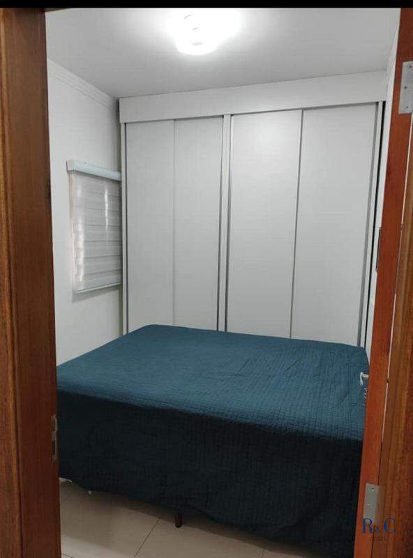 Casa à venda no Prolongamento Jardim Ângela Rosa: 