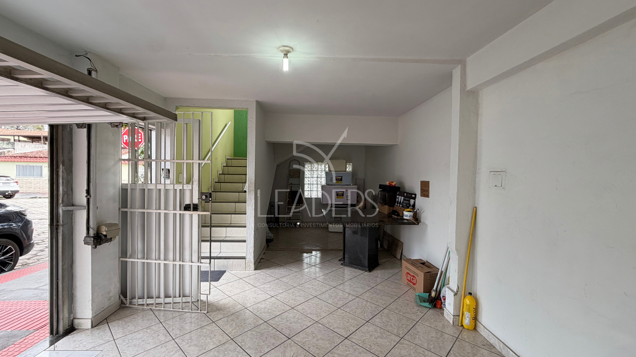 Casa à venda no Jardim Colorado: GARAGEM E ENTRADA SOCIAL