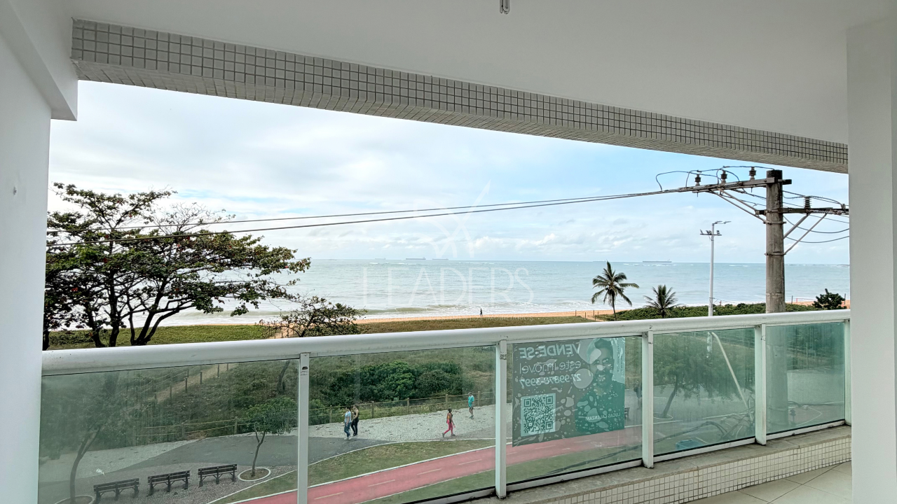 Apartamento à venda no Praia da Costa: FRENRTE MAR